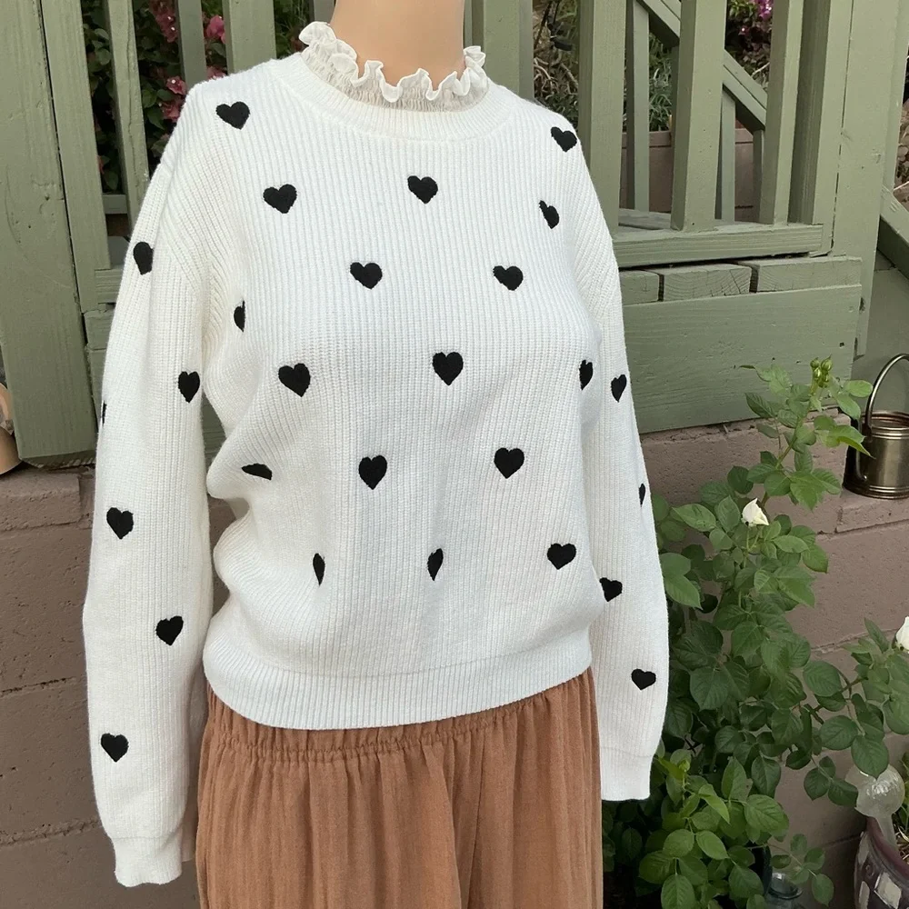 Anthropologie White Scoop Neck Sweater with Black Heart Print Sz Small